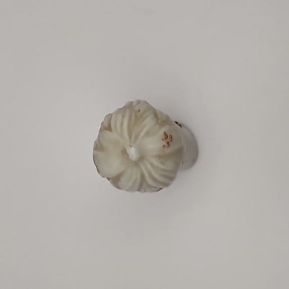 Vintage Porcelain Boy with Watering Can 3" - Picture 5 of 8